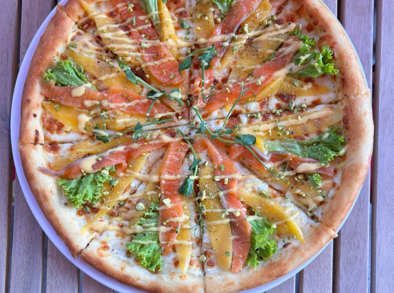 Пицца «Тропический лосось» большая 